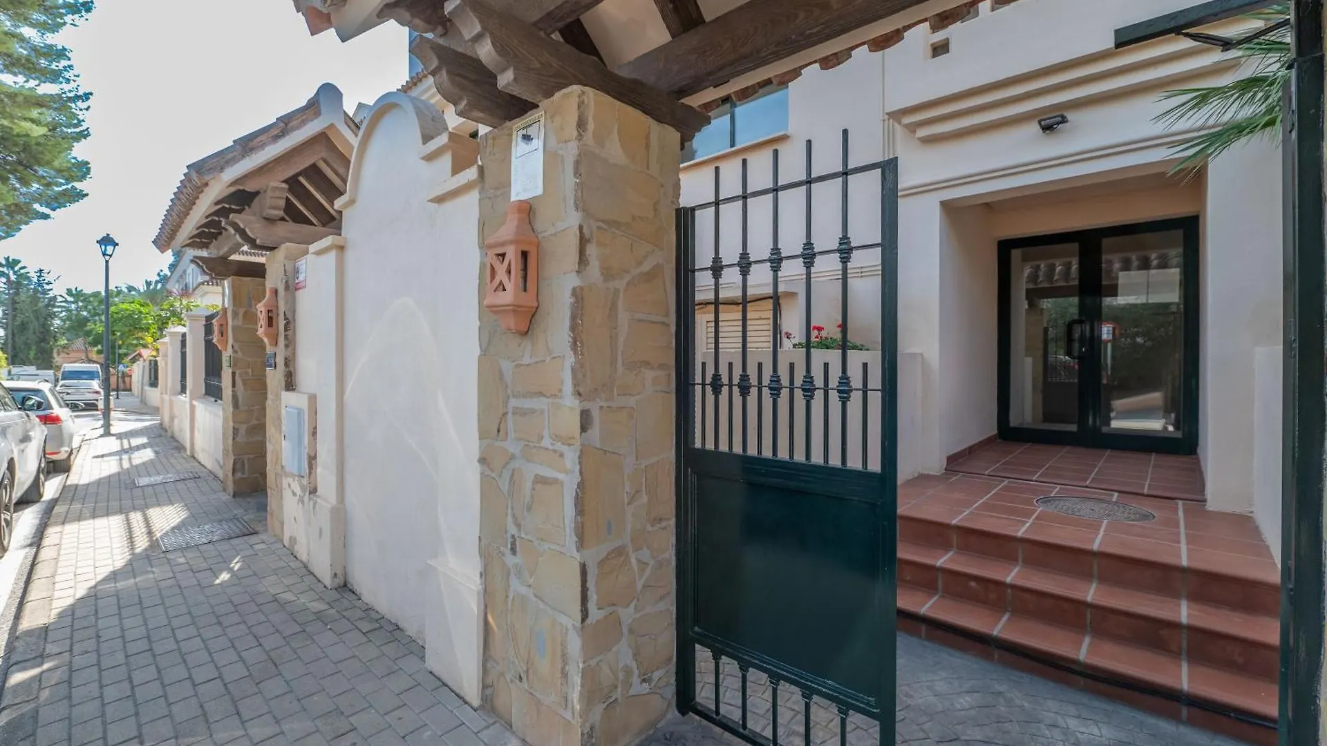 Puerto Banus Charming Apartment Marbella Spain
